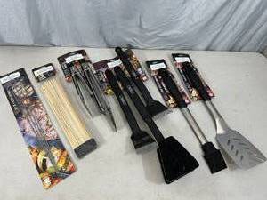 lot 101 image: New Farberware Grilling Tools