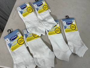 lot 107 image: New Pair of Dr Scholls Diabetic and Circulatory Socks