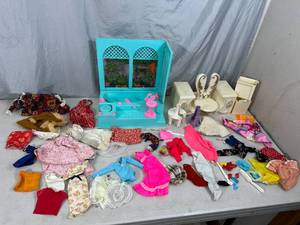 lot 114 image: Vintage Barbie Clothing, Barbie Bath Spa and More