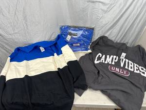 lot 139 image: 3 New Sweatshirts - 2XL and 3XL