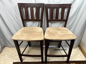 lot 53 image: Pair of Stools