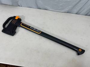 lot 142 image: Brand New Fiskars Chopping Axe