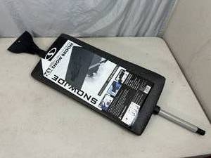 lot 147 image: New SnowJoe Jumbo 2-in-1 Snow Broom Ice Scraper