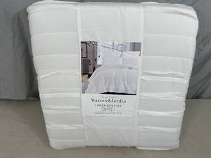 lot 149 image: New Maison and Jardin 3 pc Quilt Set - Queen Size