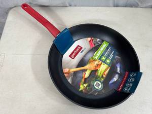 lot 154 image: New 12 inch Goodcook Frying Pan