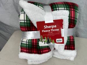 lot 209 image: New Holiday Sherpa Fleece Throw Blanket