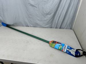 lot 232 image: New Unger 48 inch Nifty Nabber Reach Tool