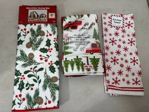 lot 252 image: New Holiday Kitchen Towels, Microfibers, Drying Mat