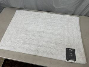 lot 262 image: New Moda Super Soft Extra Thick Cotton Bath Rug