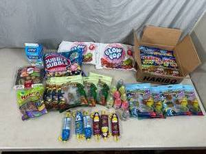 lot 160A image: Candy, Suckers, Gummies, and More