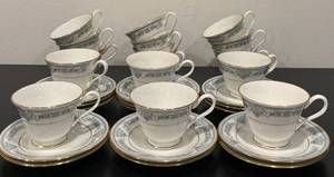 lot 17G image: Tea Time Oxford Bone China Lenox China Inc Fontaine Cups and Saucers