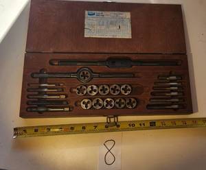 lot 8 image: Tap & Die Kit