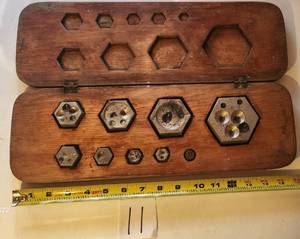 lot 11 image: Vintage Scale Weights in Wood Case