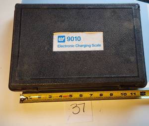 lot 37 image: TIF ELECTRONIC CHARGING SCALE