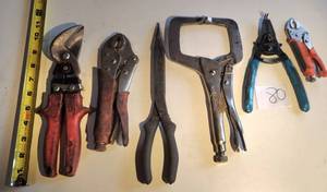 lot 80 image: Nice Lot of Tools