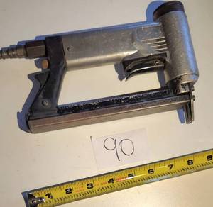 lot 90 image: Pnuematic Stapler