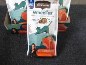 12- 2.2 oz Nutrish Wheelies Cat Tre...