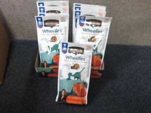 12- 2.2 oz Nutrish Wheelies Cat Tre...