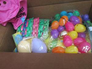 Box of Easter Baskets & Fillable Eg...