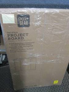 4-Pen  Gear White Tri-Fold Project...