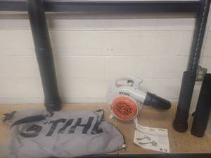 lot 13 image: STIHL blower  vacuum