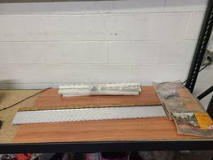 lot 37 image: Window blinds, door threshold, 3 cable rail assembly