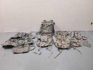 lot 45 image: Large lot of military items - see description for listing of items