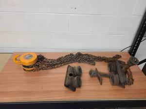 lot 47 image: 2 ton chain hoist with dollie