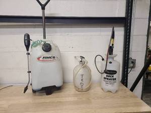 3 lawn sprayers 2 hand pump and 1 battery powered no charging cord