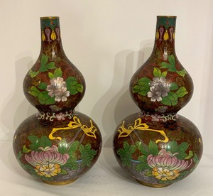 lot 15 image: Pair of Pretty Cloisonn Vases by Jingfa