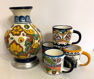 lot 78 image: Mexican Pottery Vase and Four Pottery Mugs