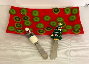 lot 102 image: Festive Glass Serving Tray with Spreaders