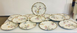 lot 106 image: Twelve Vintage Higgins & Seiter Plates