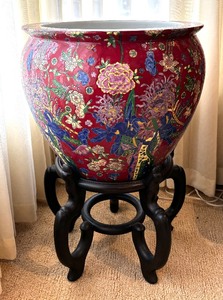 lot 4 image: Beautiful Floral Design Asian Style Planter with Stand