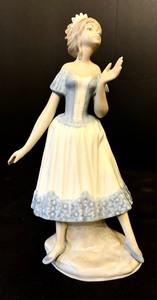 lot 6 image: Lladro Style Vintage Castille Porcelain Ballerina White & Blue Dress and Blue Ballerina Shoes Figurine