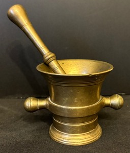lot 47 image: Vintage Solid Brass Muddler