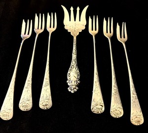 lot 52 image: Selection of Vintage Sterling Silver Forks
