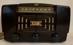 lot 141 image: Vintage Radio, Golden Throat Home Instrument Division RCA Victor Model #66X11
