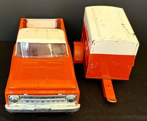 lot 163 image: Vintage Nylint Toy Ford Truck and U-Haul Trailer