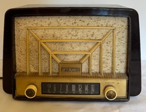 lot 166 image: Vintage Westinghouse Radio