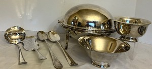lot 193 image: Vintage Buffett Pieces Including Casserole, Bowls, Serving Pieces and More