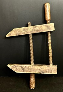 lot 230 image: Vintage Wooden Hand Held Adjustable Wooden Vise
