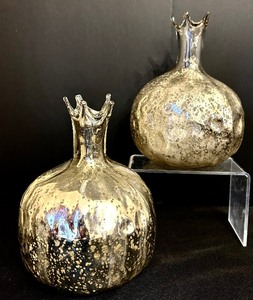 lot 33 image: Beautiful Pair of Mercury Glass Vases