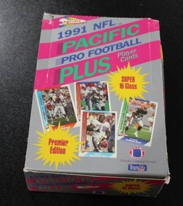 lot 85 image: 1991 Pacific Football Hobby Pack Lot  35 Packs