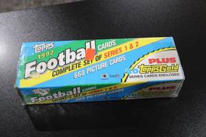 lot 127 image: 1992 Topps Football Factory Sealed Complete Set