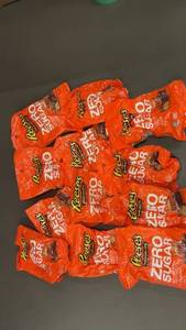 lot 319 image: CO 4 - Lot of 12 Reeses Zero Sugar Miniature Cups - 3oz Each