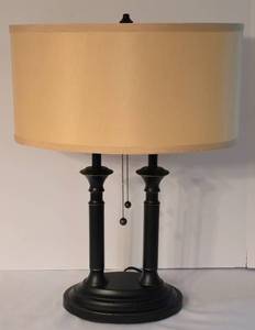 lot 40 image: Striking Double Pillar Table Lamp