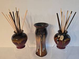 lot 71 image: Gorgeously Hued Pottery Vase Grouping