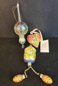 lot 124 image: Lovely Ornament Collection