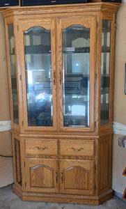 lot 140 image: Oak Corner Display Cabinet